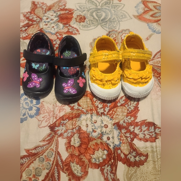 jumping beans & wonder nation Other - Baby girl size 4 shoes